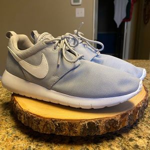 Nike Roshes Boys Size 6